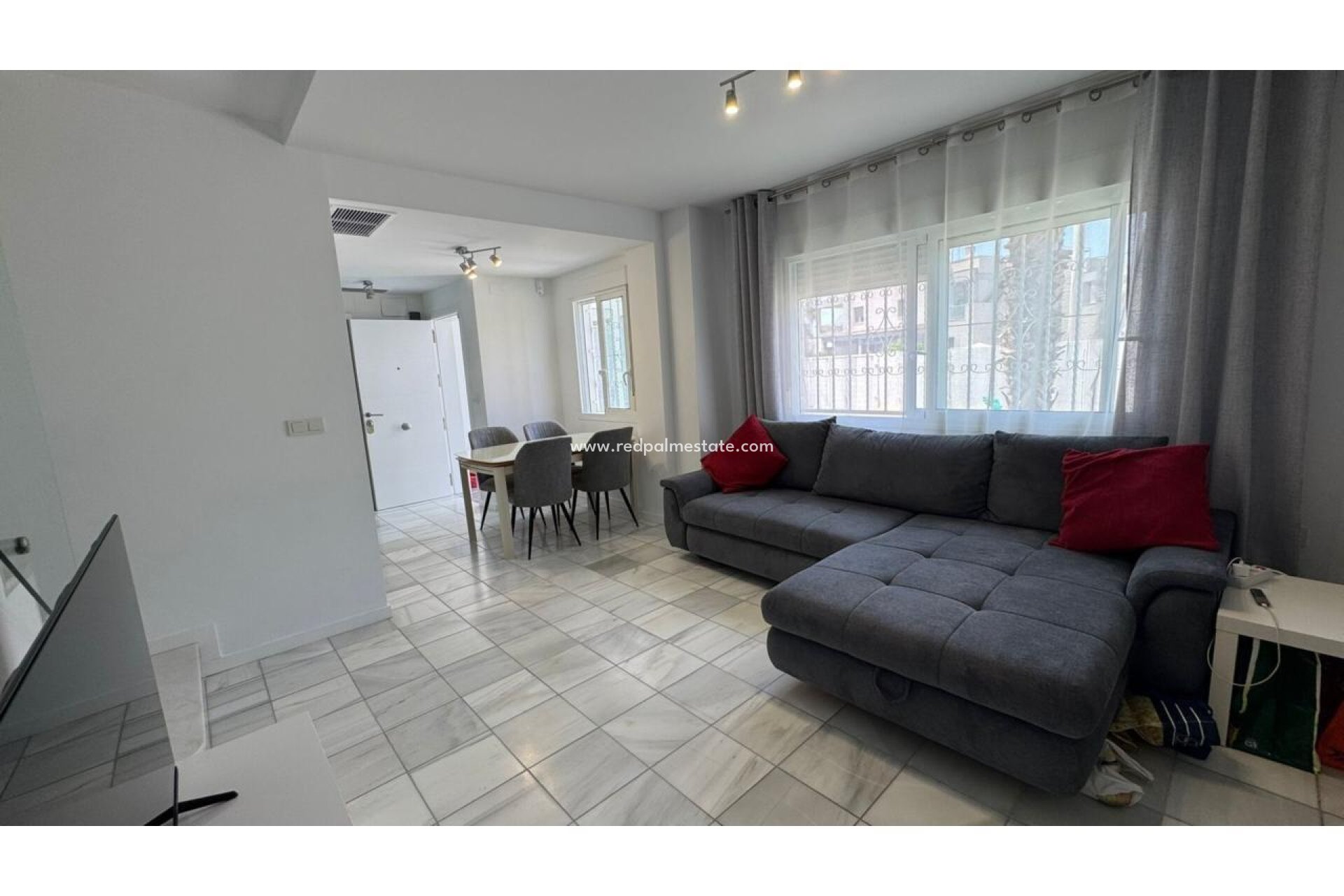 Återförsäljning - Villa -
Torrevieja - Aguas Nueva