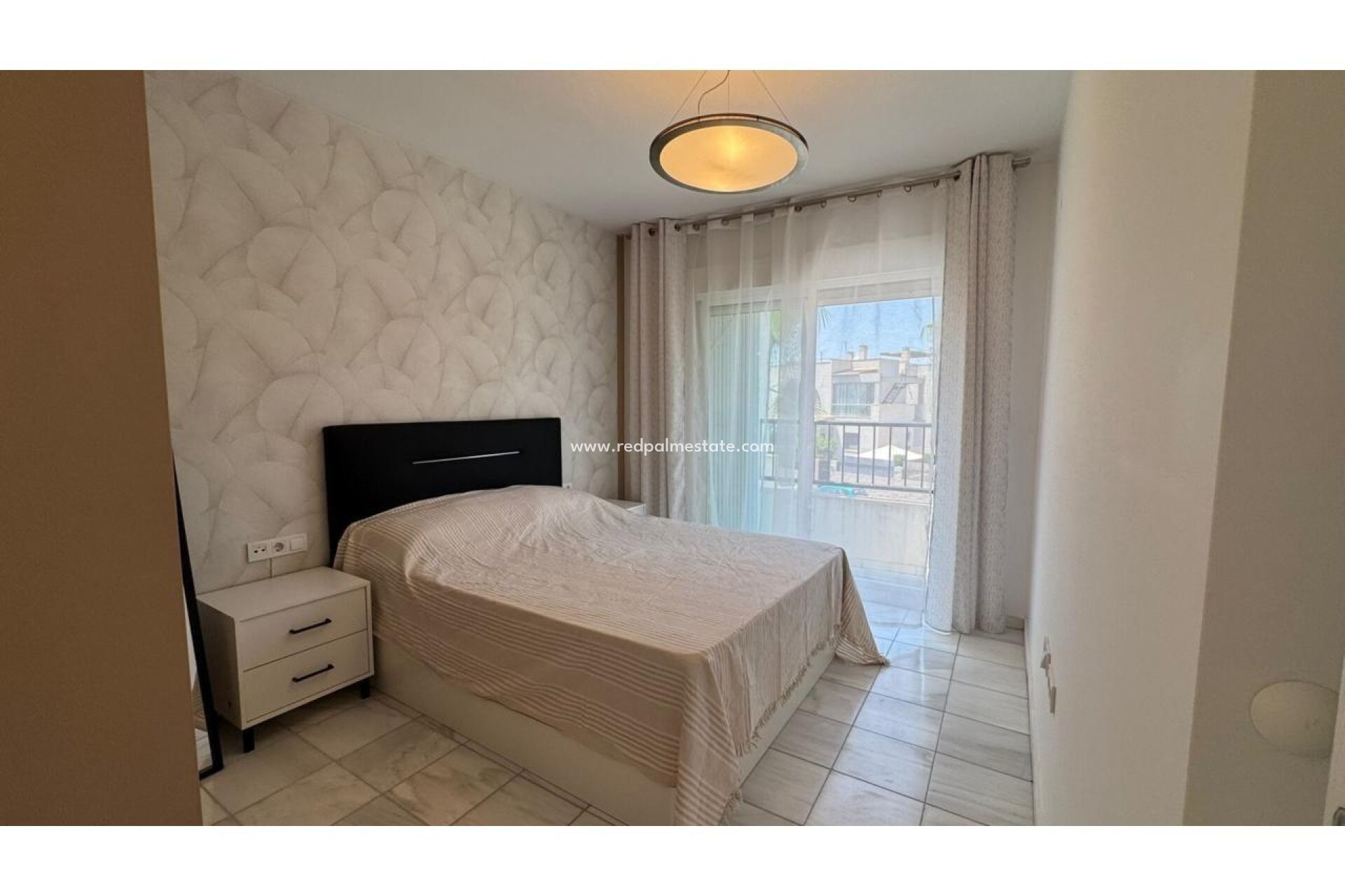 Återförsäljning - Villa -
Torrevieja - Aguas Nueva