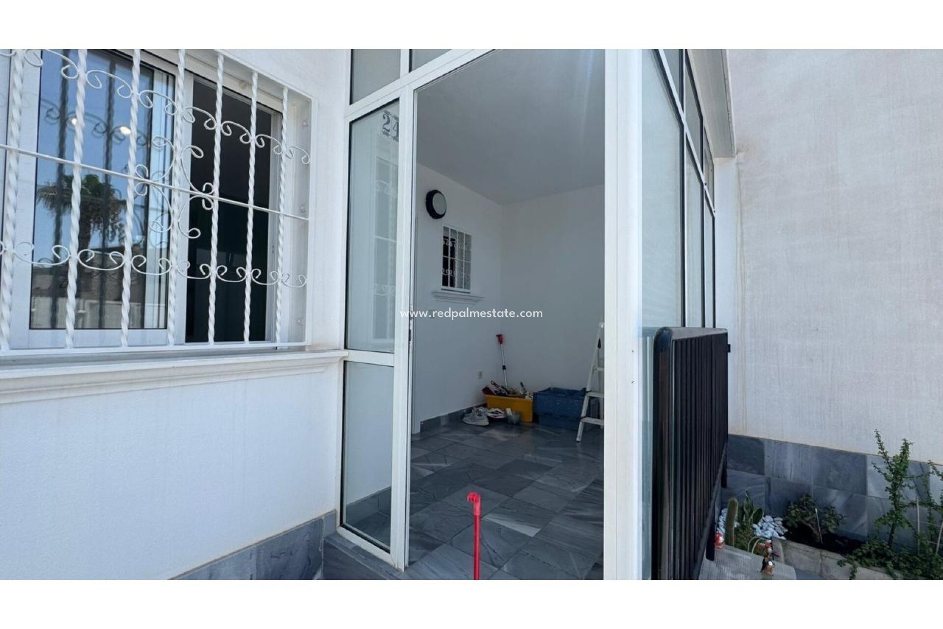 Återförsäljning - Villa -
Torrevieja - Aguas Nueva