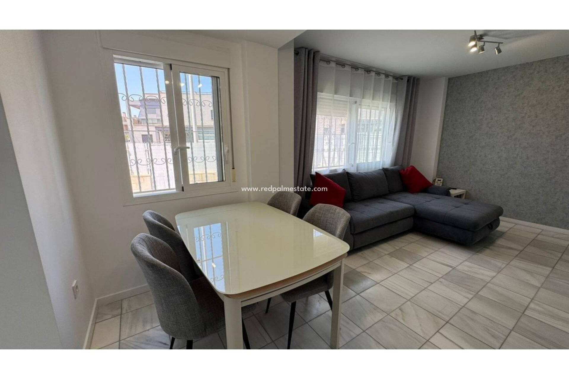 Återförsäljning - Villa -
Torrevieja - Aguas Nueva