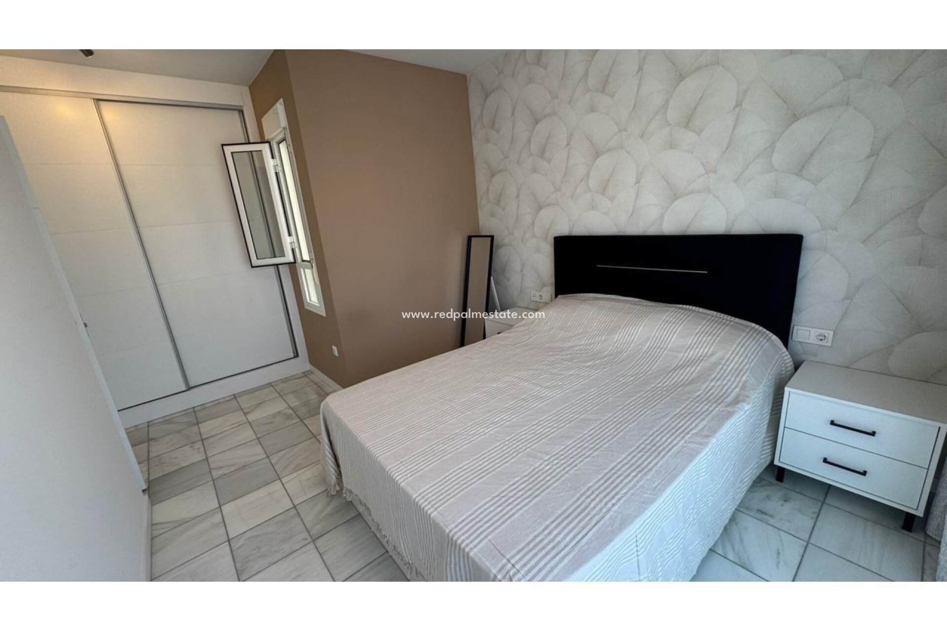 Återförsäljning - Villa -
Torrevieja - Aguas Nueva