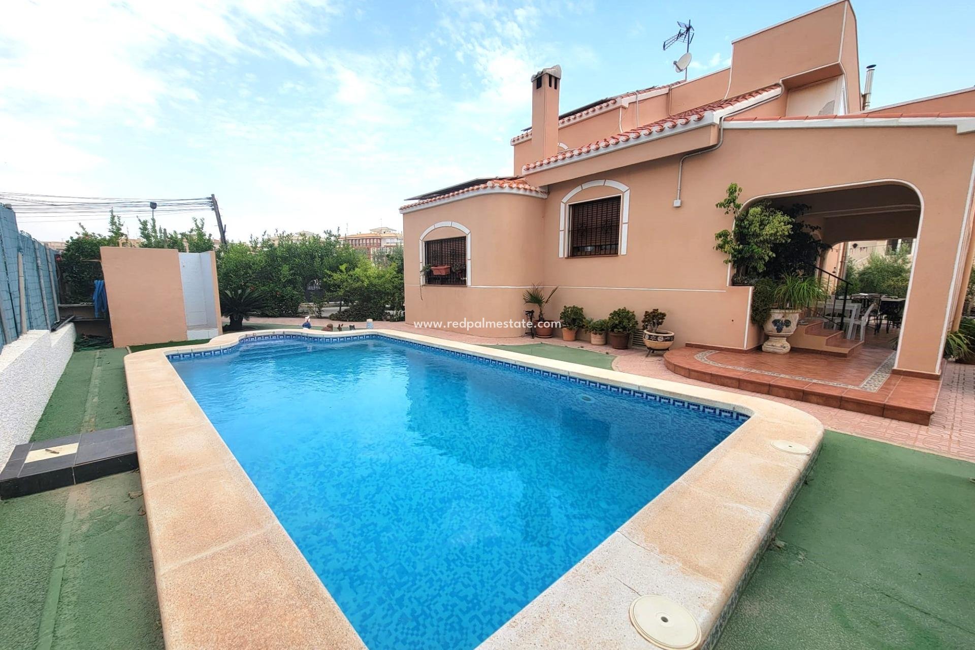 Återförsäljning - Villa -
Torrevieja - Aguas Nueva