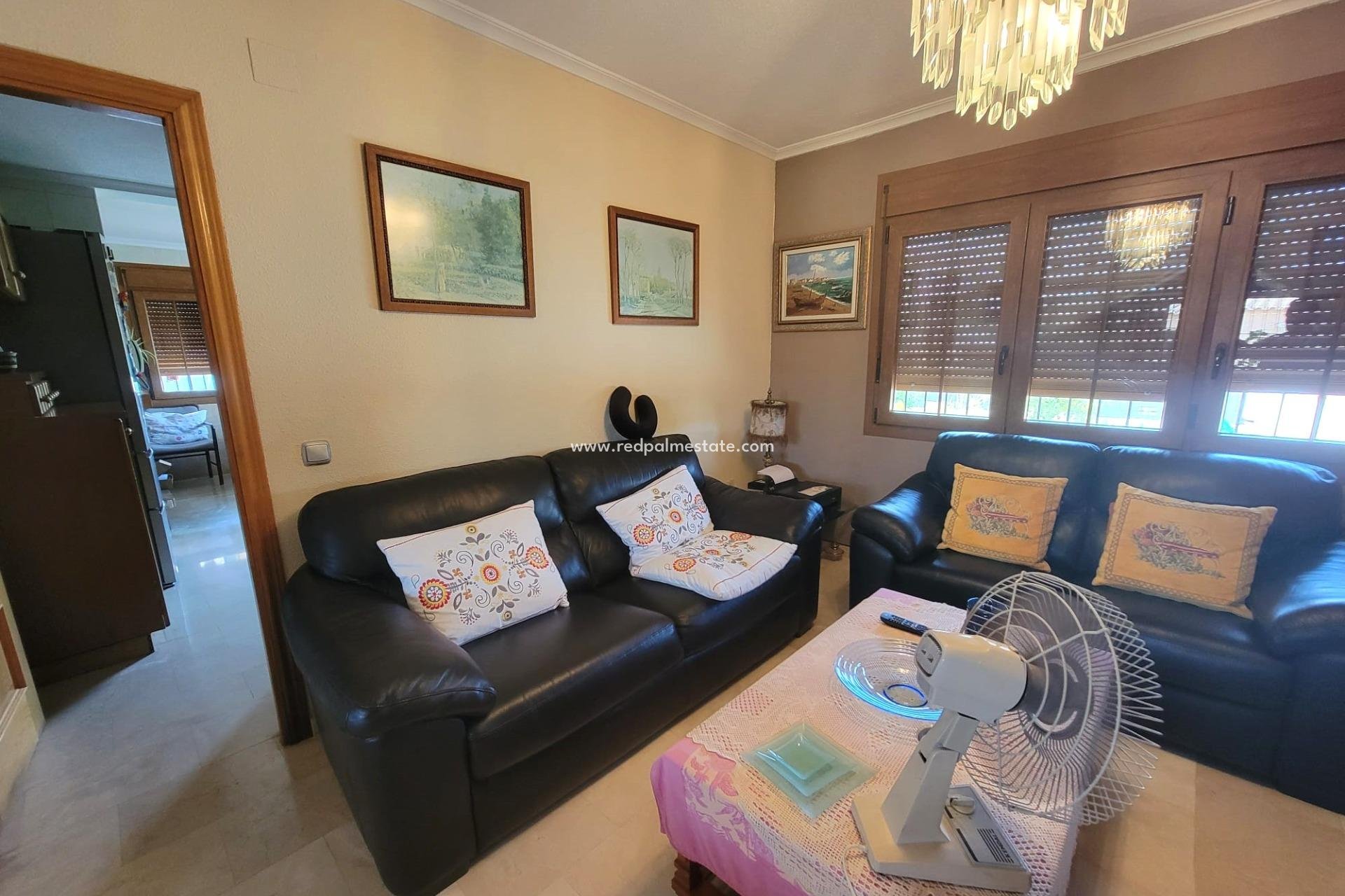 Återförsäljning - Villa -
Torrevieja - Aguas Nueva