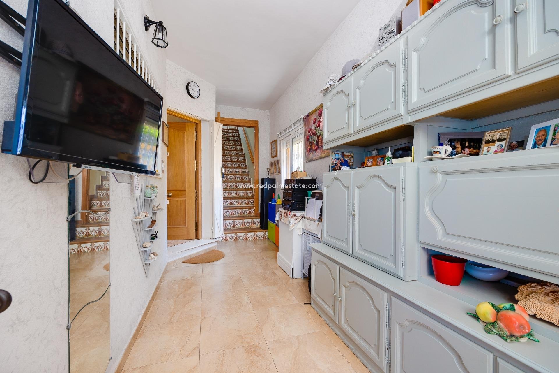 Återförsäljning - Villa -
Torrevieja - Aguas Nueva