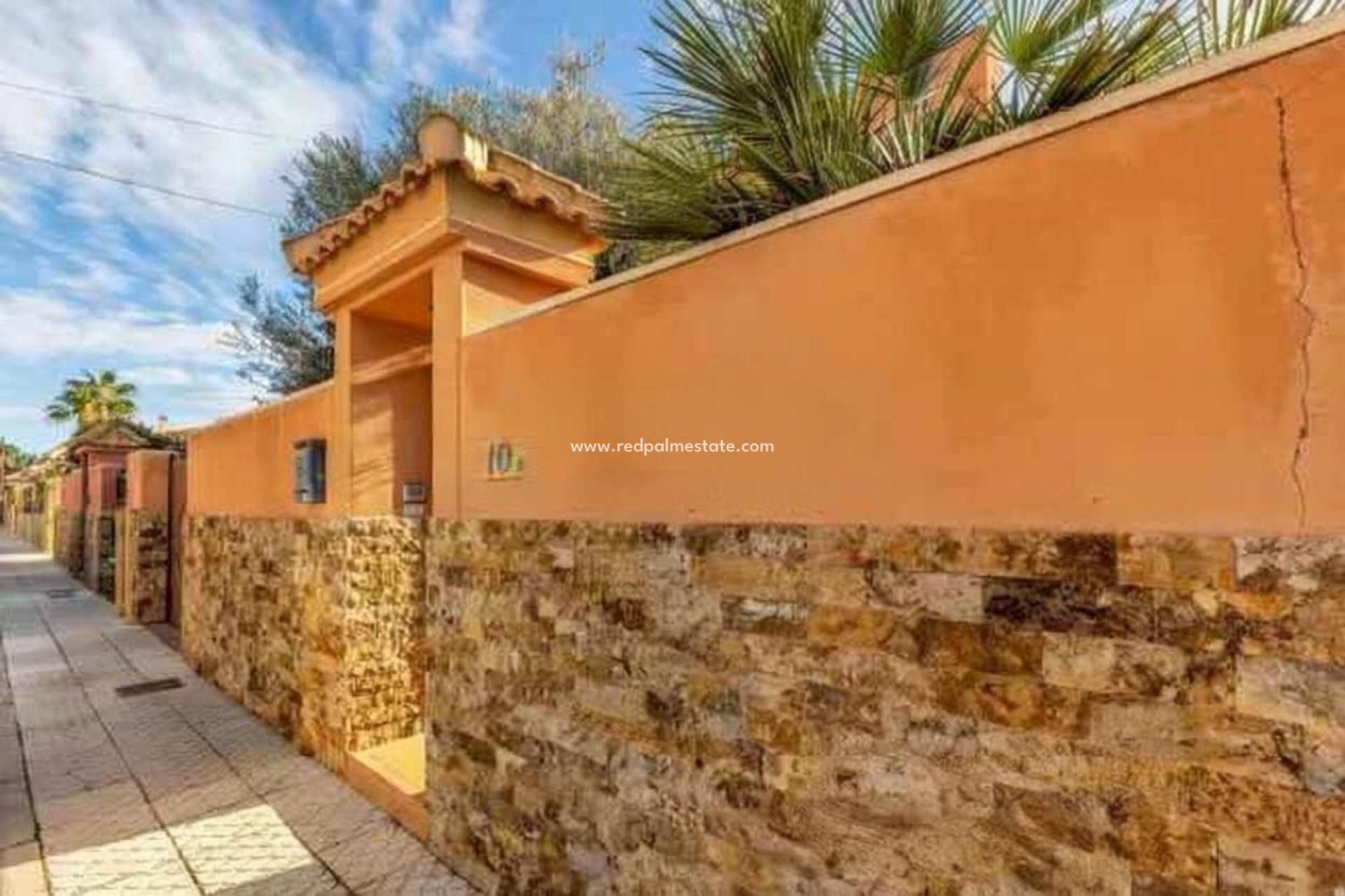 Återförsäljning - Villa -
Torrevieja - Aguas Nueva