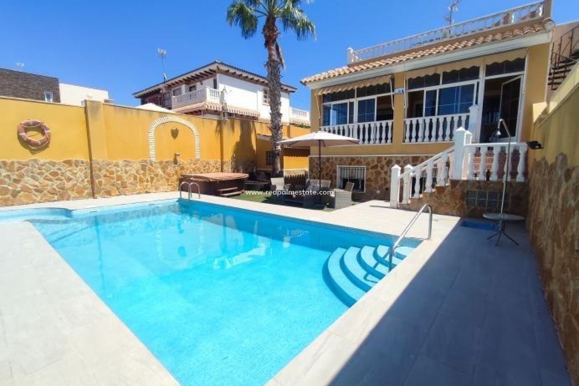 Återförsäljning - Villa -
Torrevieja - Aguas nuevas 1