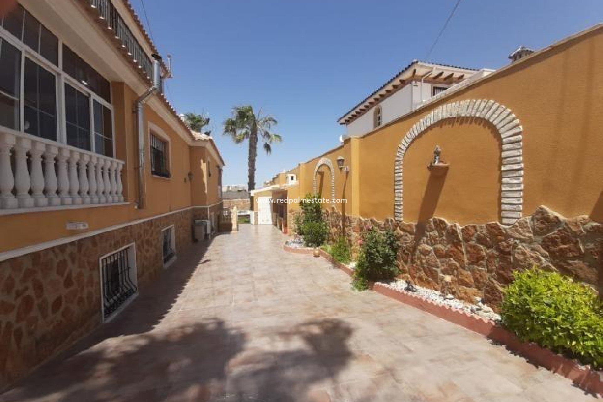 Återförsäljning - Villa -
Torrevieja - Aguas nuevas 1