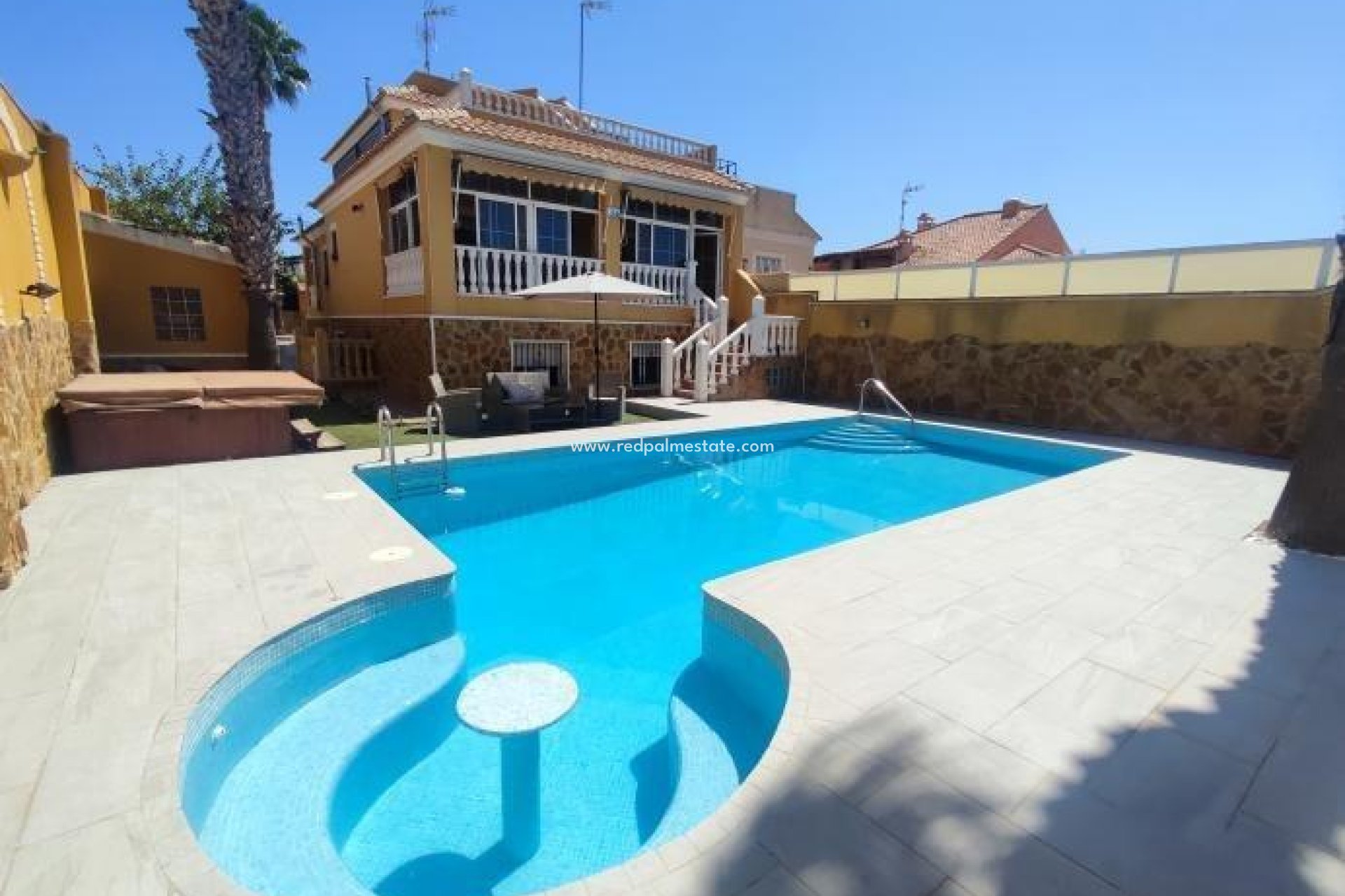 Återförsäljning - Villa -
Torrevieja - Aguas nuevas 1