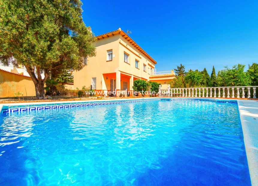 Återförsäljning - Villa -
Torrevieja - Cala de cabo cervera