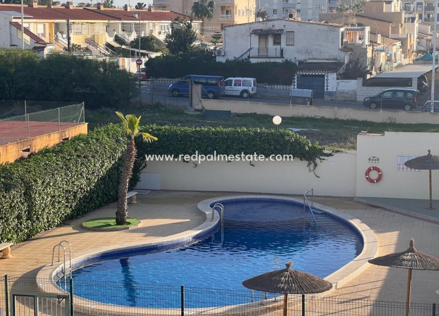 Återförsäljning - Villa -
Torrevieja - Calas blanca