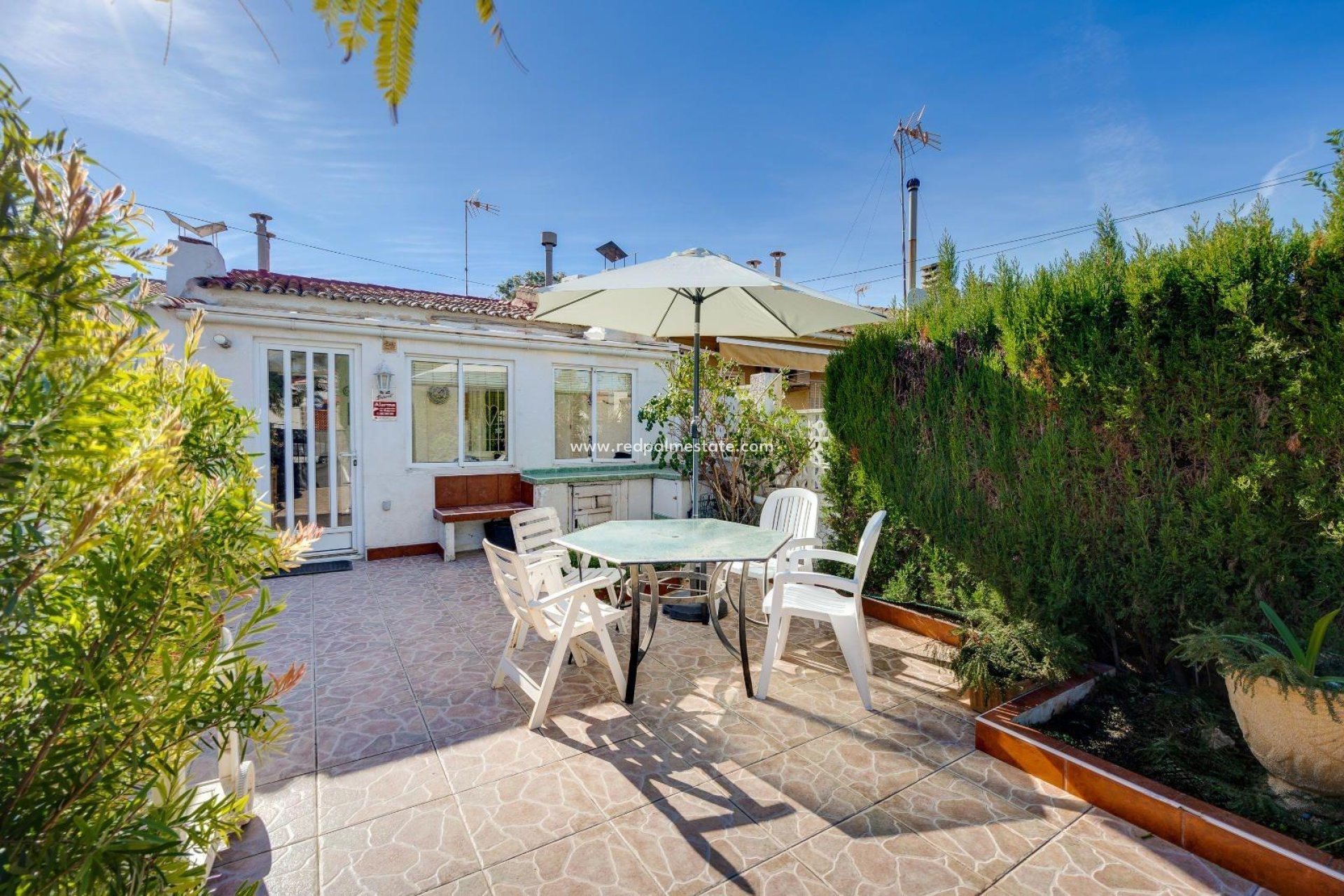 Återförsäljning - Villa -
Torrevieja - Calas blanca