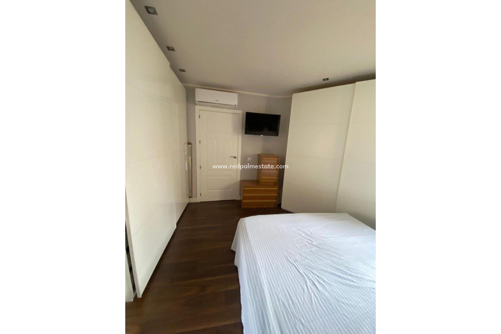 Återförsäljning - Villa -
Torrevieja - Centro Torrevieja