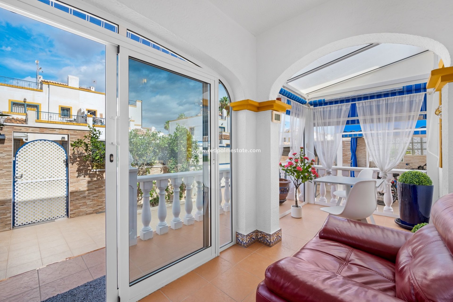 Återförsäljning - Villa -
Torrevieja - Centro Torrevieja