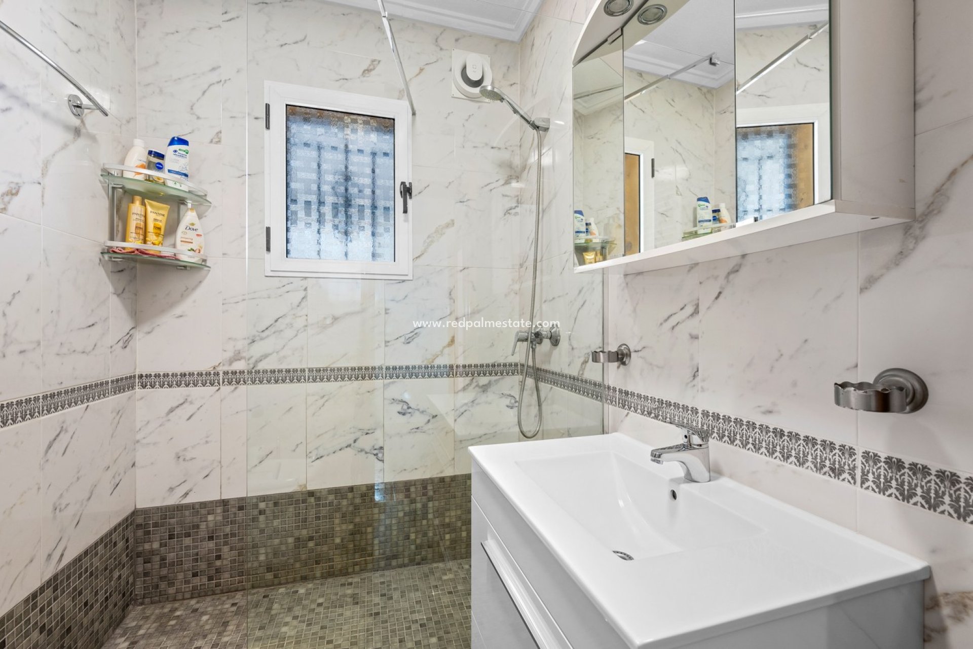 Återförsäljning - Villa -
Torrevieja - Centro Torrevieja