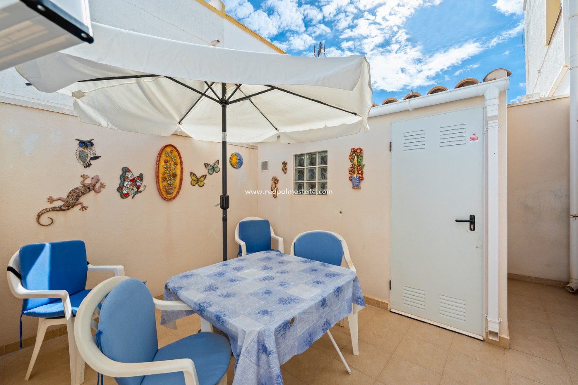Återförsäljning - Villa -
Torrevieja - Centro Torrevieja