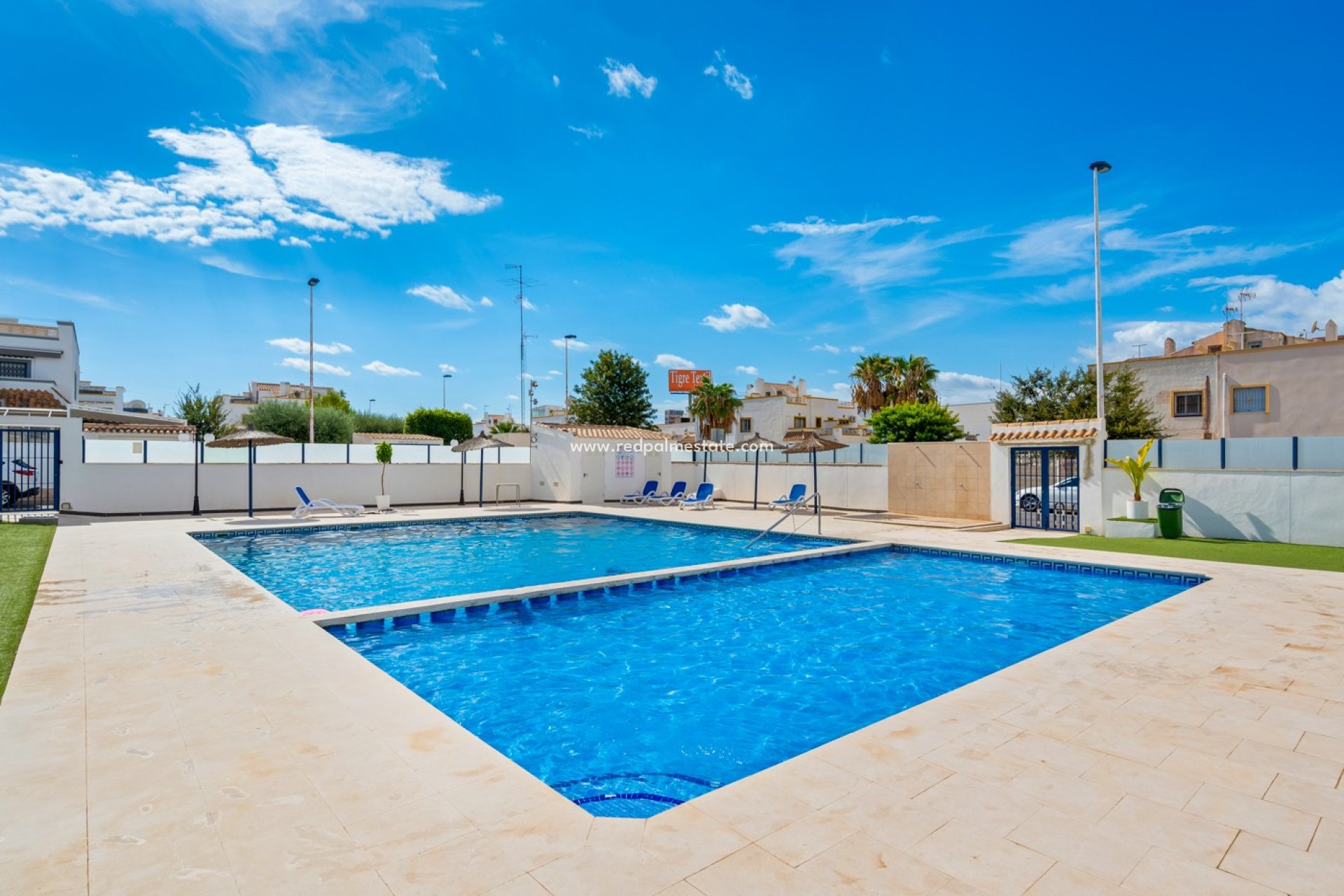 Återförsäljning - Villa -
Torrevieja - Centro Torrevieja