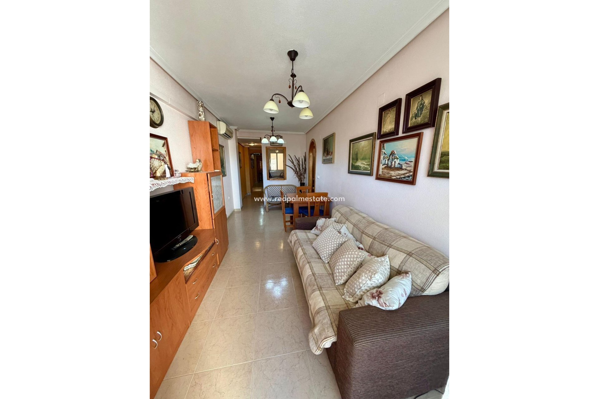 Återförsäljning - Villa -
Torrevieja - Centro Torrevieja