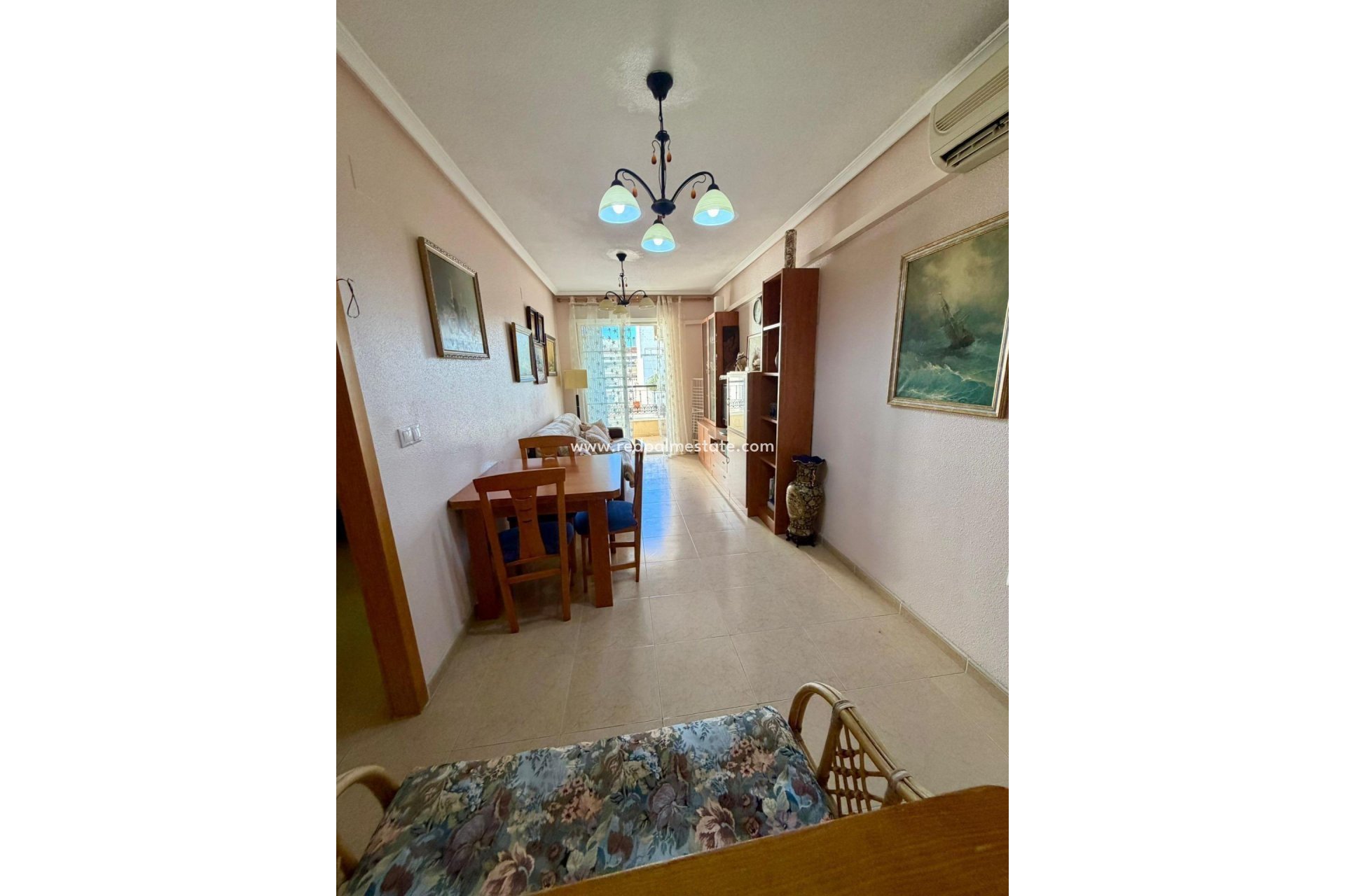 Återförsäljning - Villa -
Torrevieja - Centro Torrevieja