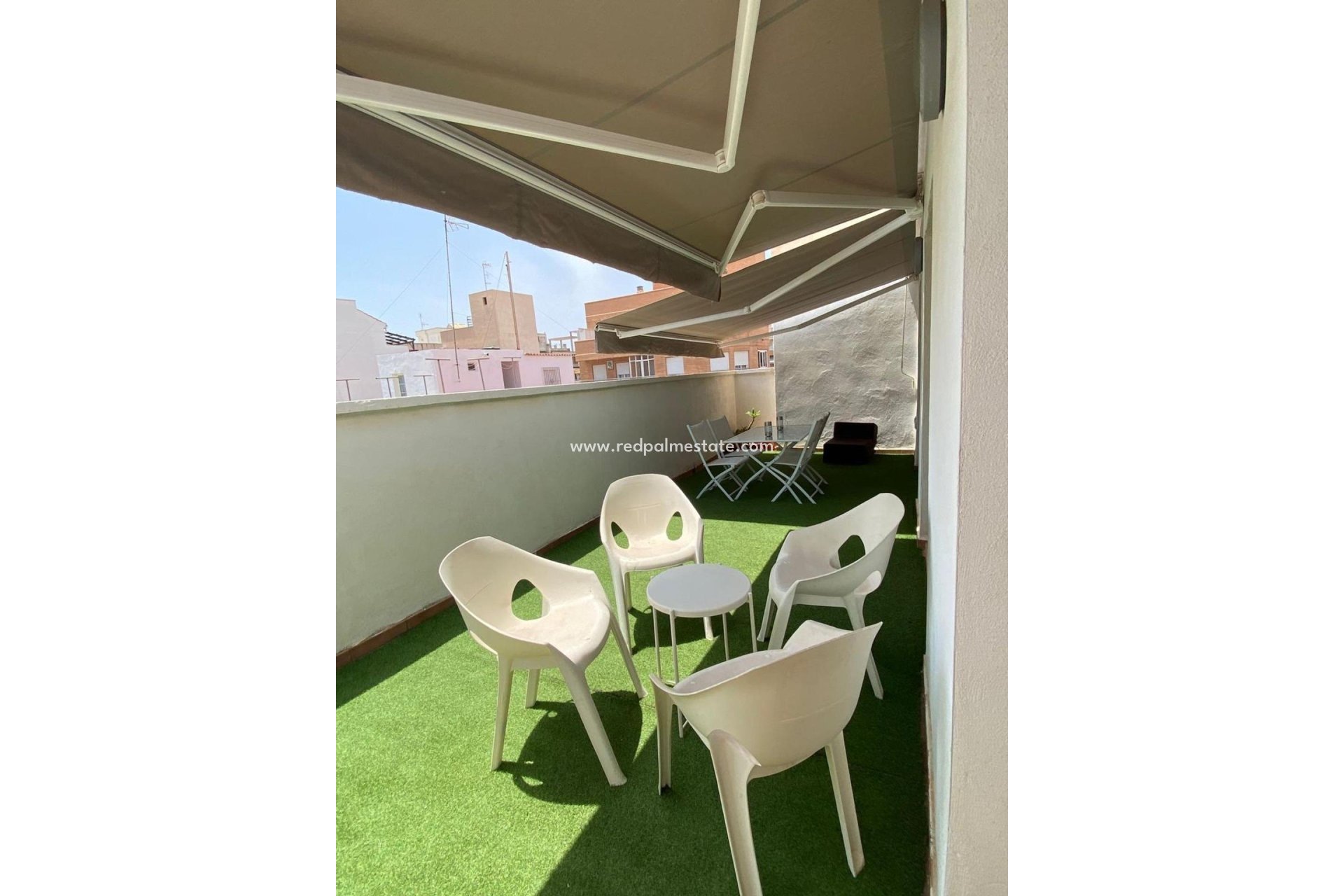 Återförsäljning - Villa -
Torrevieja - Centro