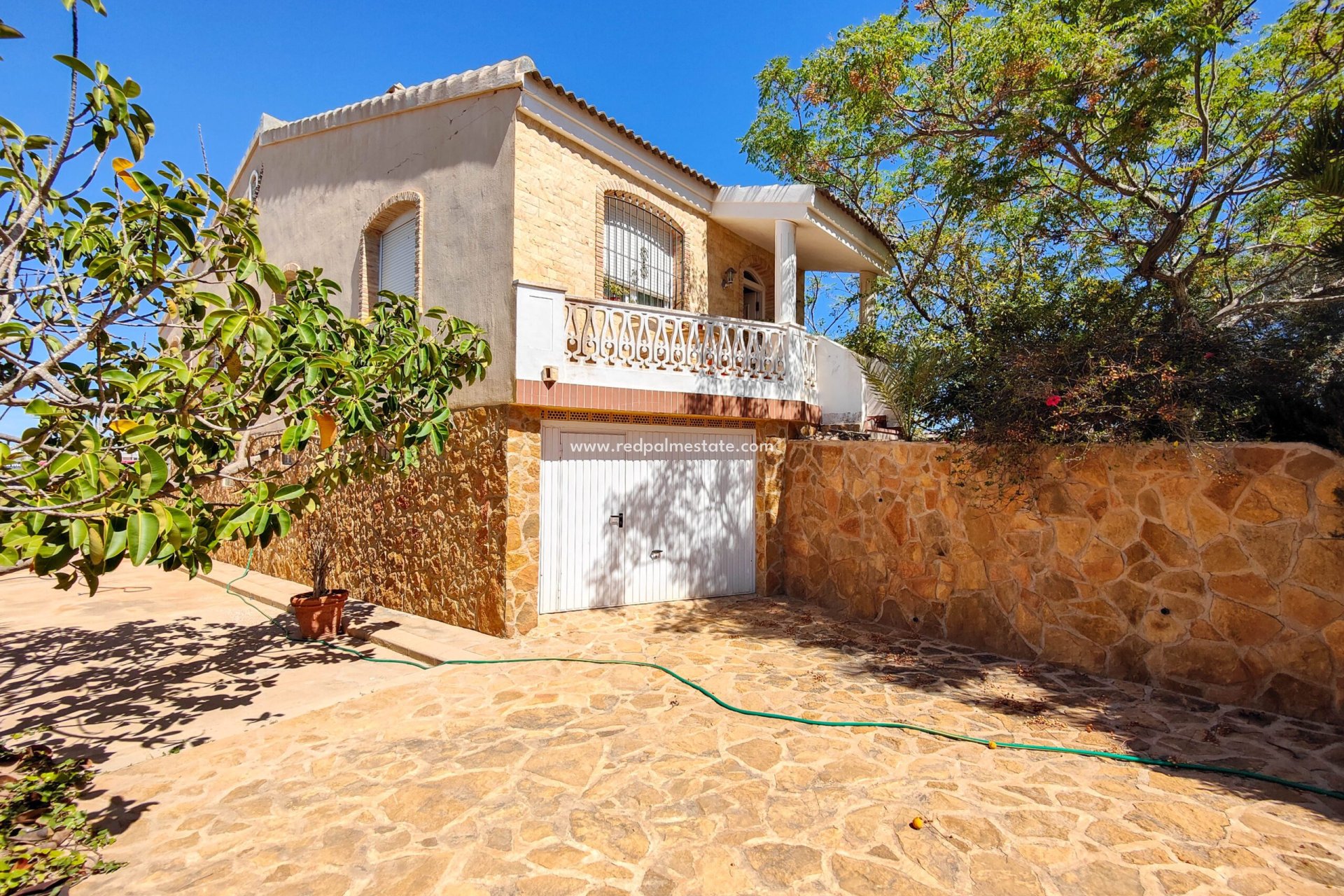 Återförsäljning - Villa -
Torrevieja - Costa Blanca