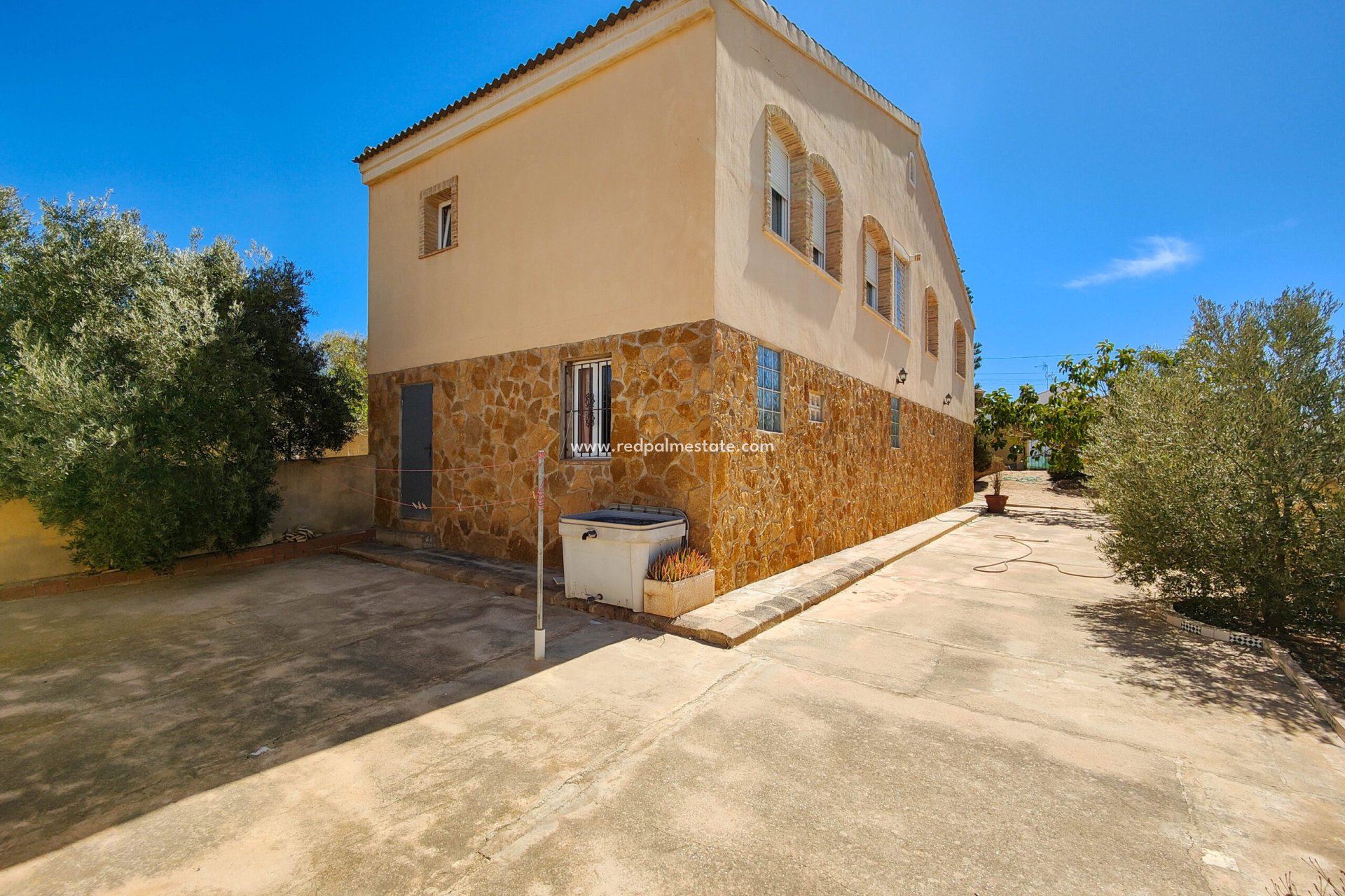 Återförsäljning - Villa -
Torrevieja - Costa Blanca