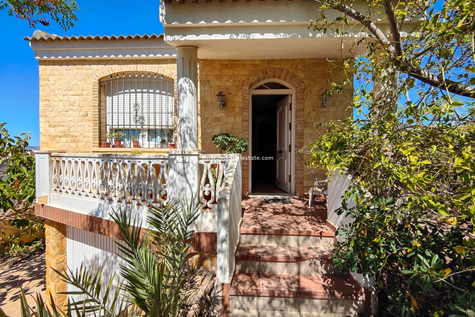 Återförsäljning - Villa -
Torrevieja - Costa Blanca