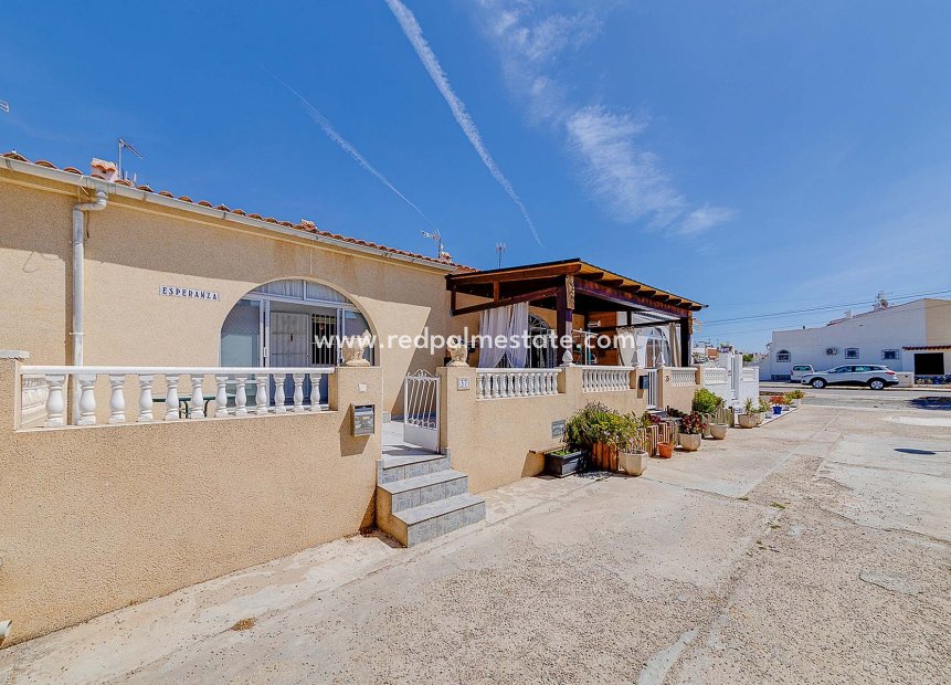 Återförsäljning - Villa -
Torrevieja - Costa Blanca