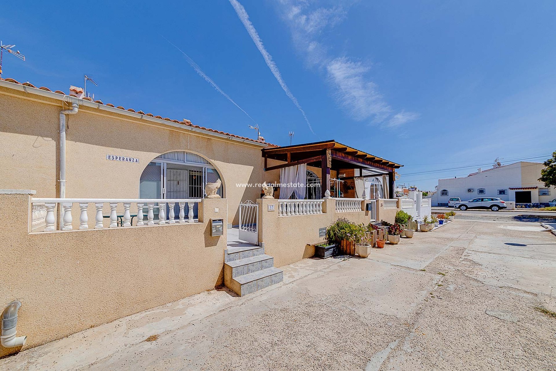 Återförsäljning - Villa -
Torrevieja - Costa Blanca