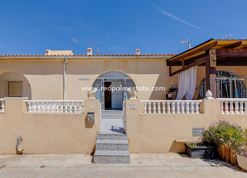 Återförsäljning - Villa -
Torrevieja - Costa Blanca