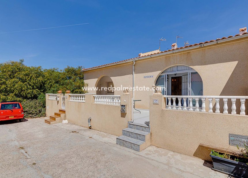 Återförsäljning - Villa -
Torrevieja - Costa Blanca