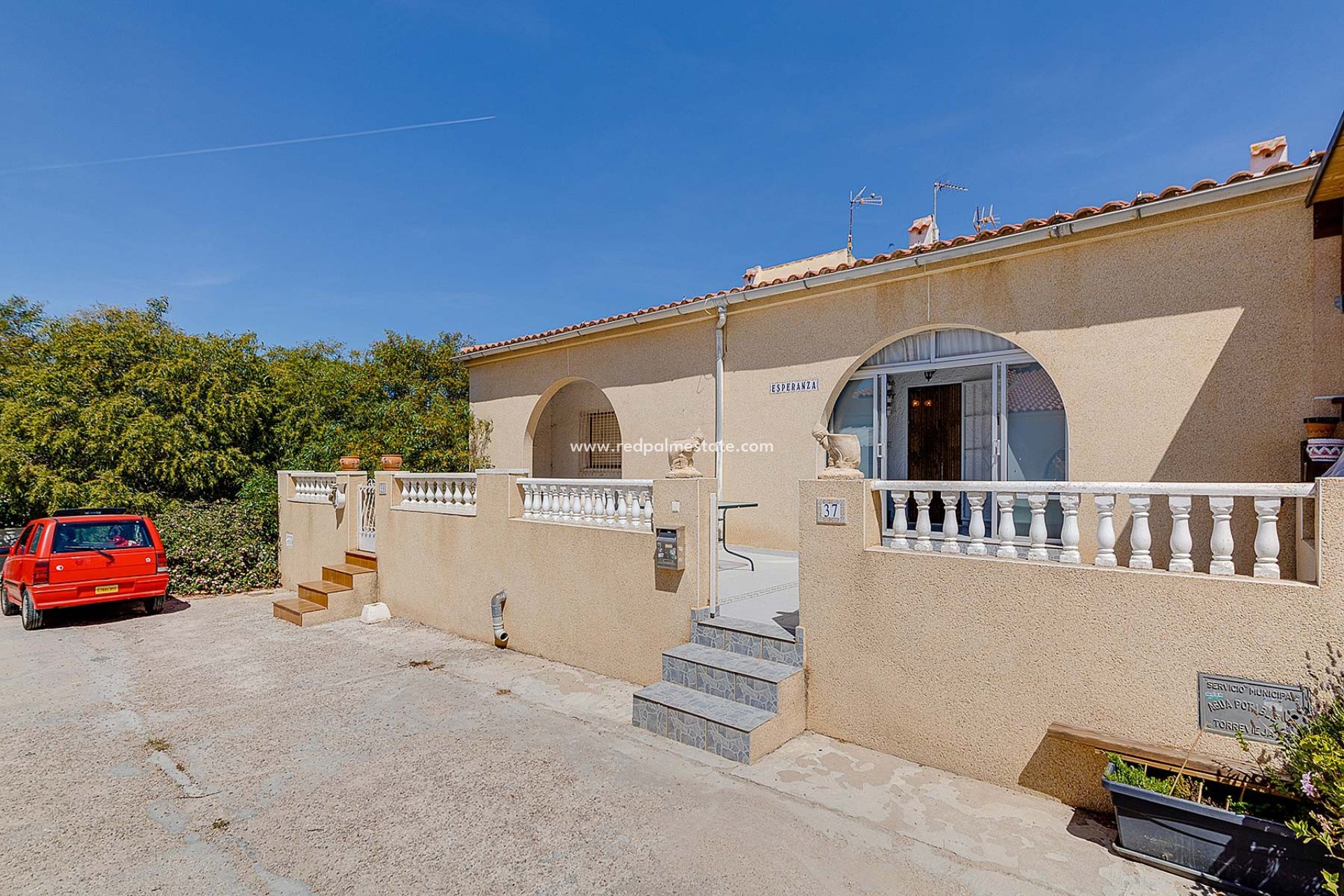 Återförsäljning - Villa -
Torrevieja - Costa Blanca