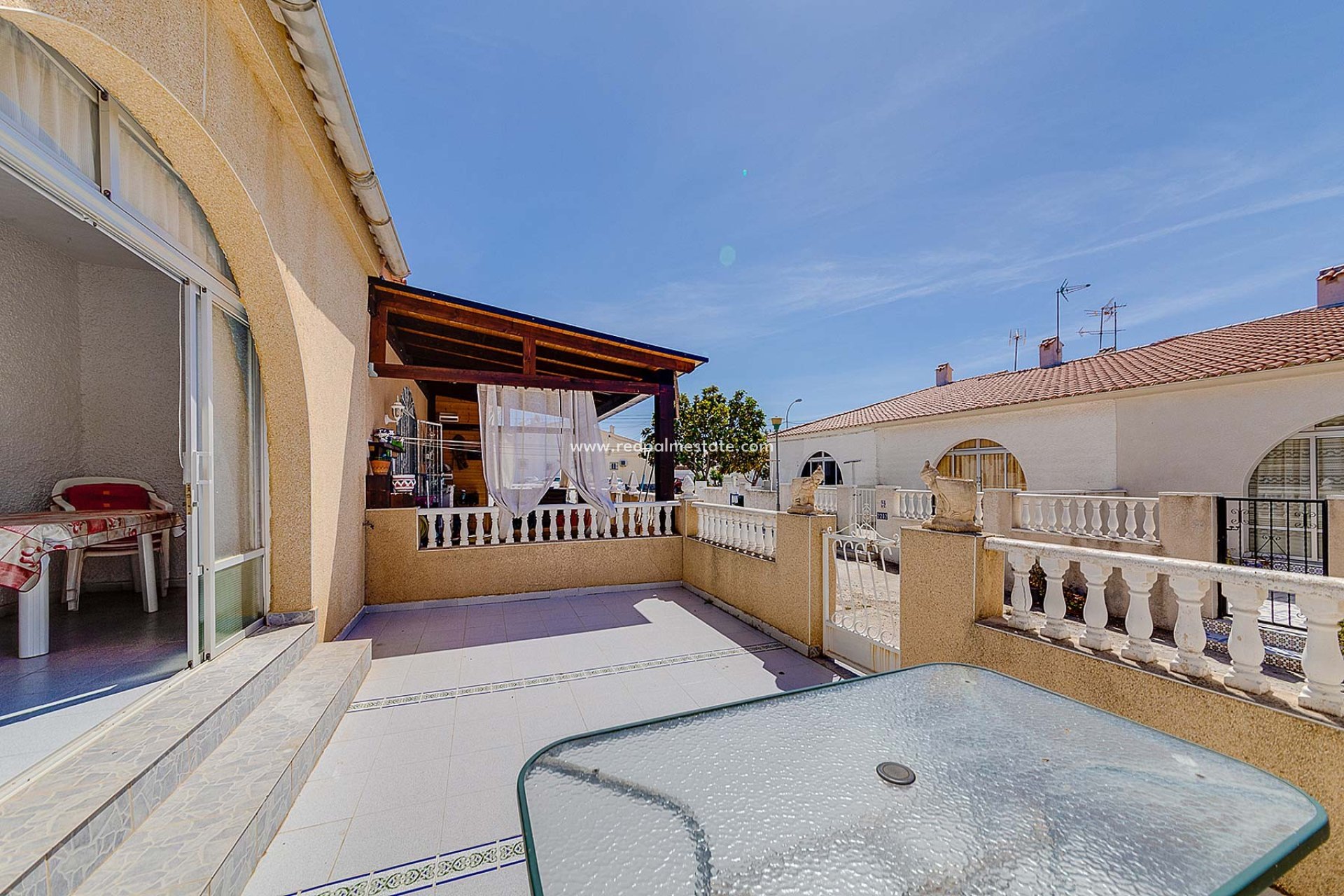 Återförsäljning - Villa -
Torrevieja - Costa Blanca