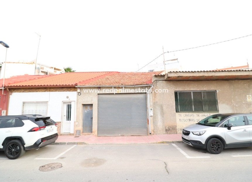 Återförsäljning - Villa -
Torrevieja - Costa Blanca