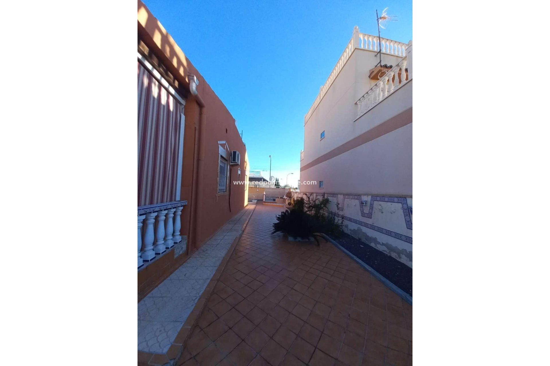 Återförsäljning - Villa -
Torrevieja - Costa Blanca