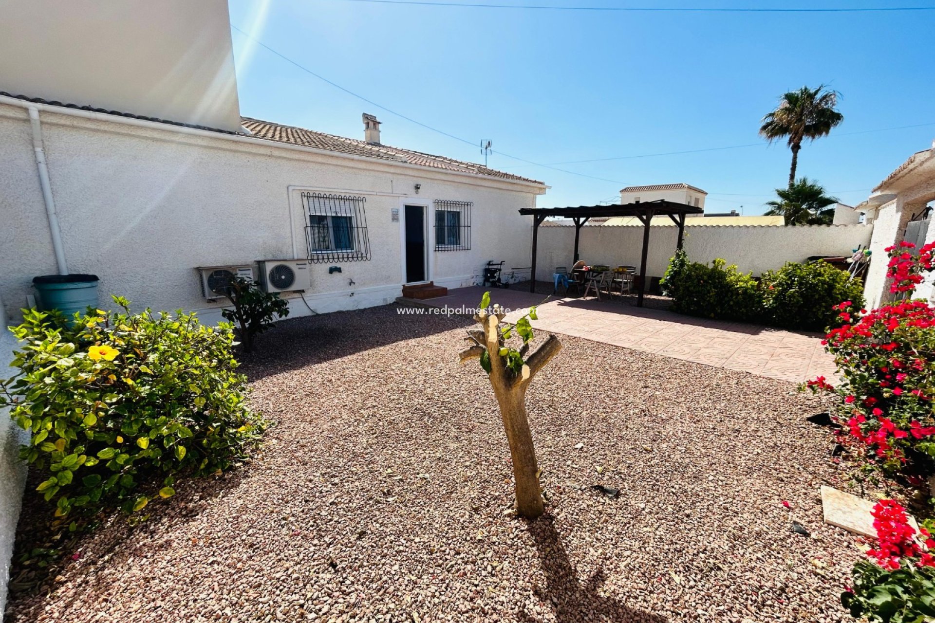 Återförsäljning - Villa -
Torrevieja - Costa Blanca