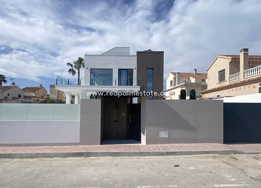 Återförsäljning - Villa -
Torrevieja - Costa Blanca