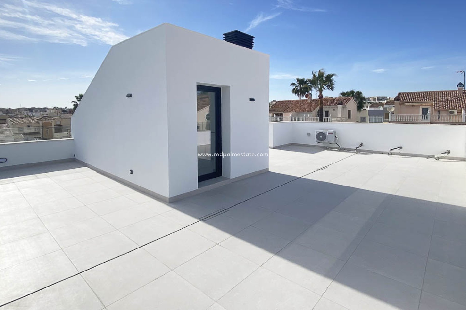 Återförsäljning - Villa -
Torrevieja - Costa Blanca