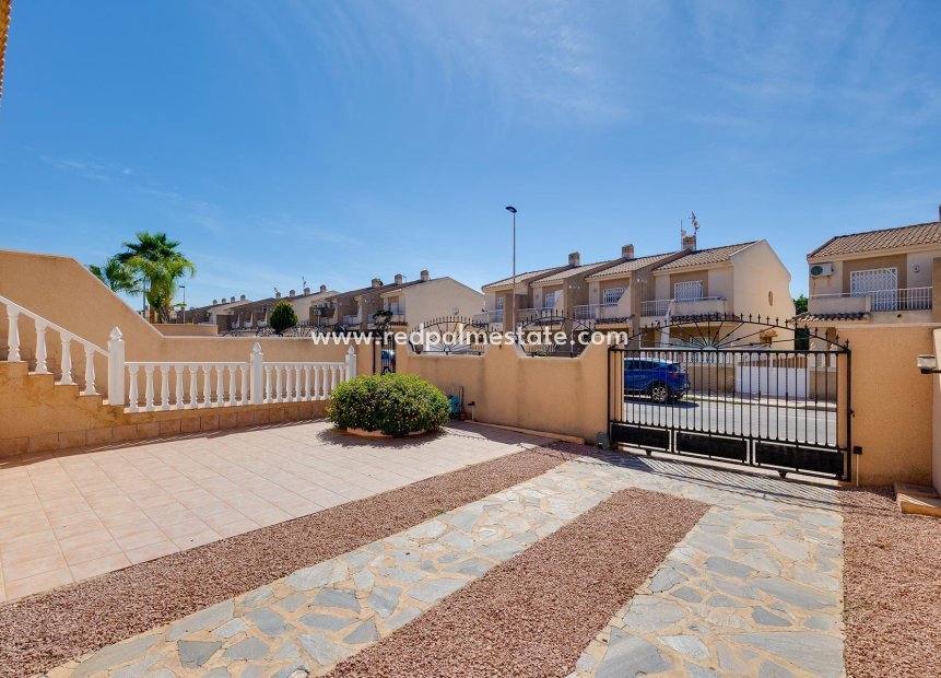 Återförsäljning - Villa -
Torrevieja - Costa Blanca