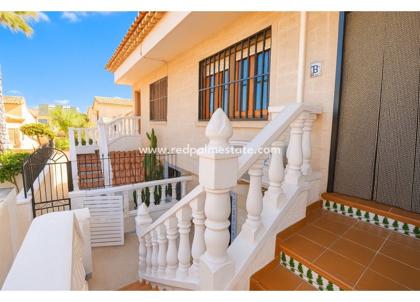 Återförsäljning - Villa -
Torrevieja - Costa Blanca