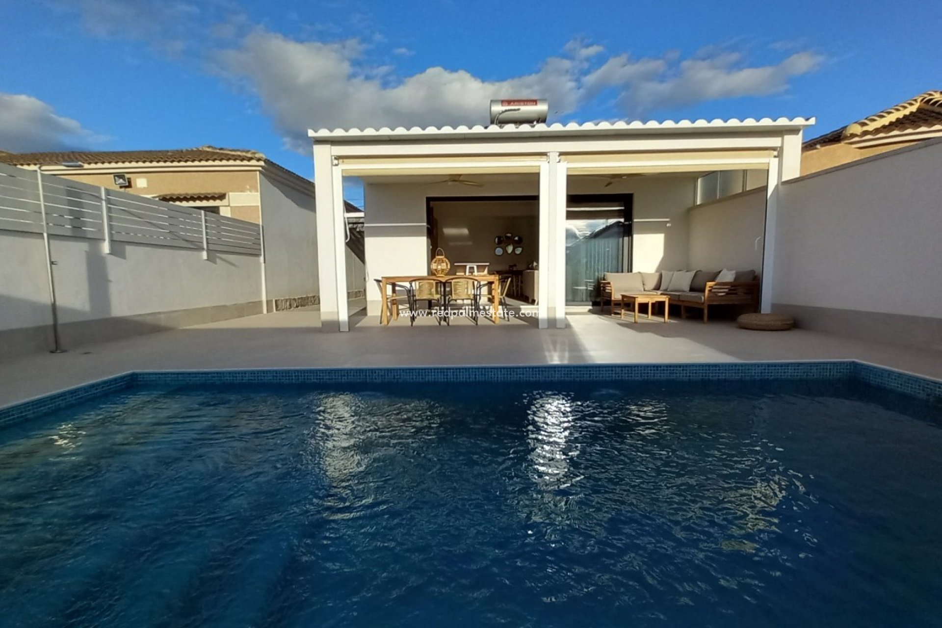 Återförsäljning - Villa -
Torrevieja - El Chaparral