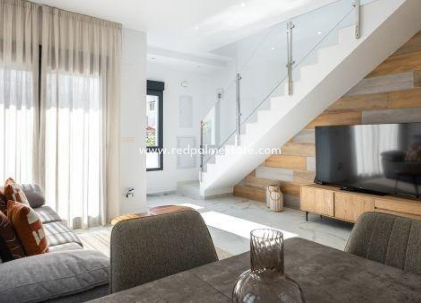 Återförsäljning - Villa -
Torrevieja - El limonar