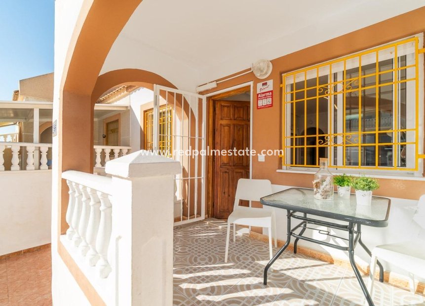 Återförsäljning - Villa -
Torrevieja - El limonar