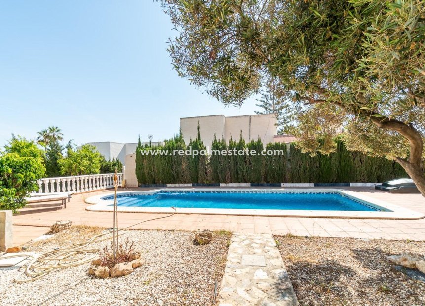 Återförsäljning - Villa -
Torrevieja - La Mata