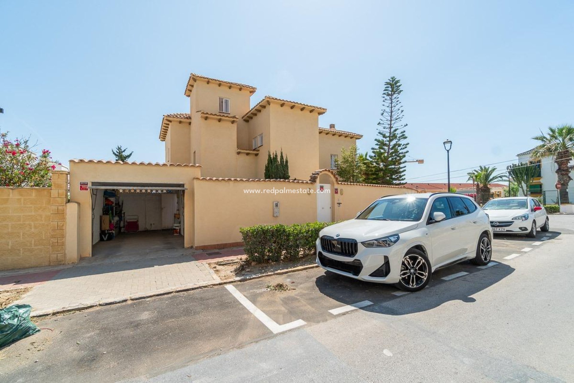 Återförsäljning - Villa -
Torrevieja - La Mata