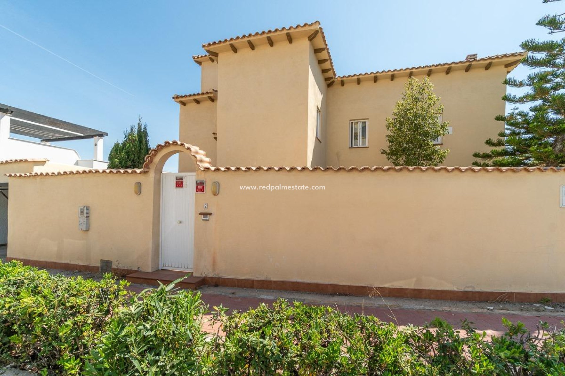 Återförsäljning - Villa -
Torrevieja - La Mata
