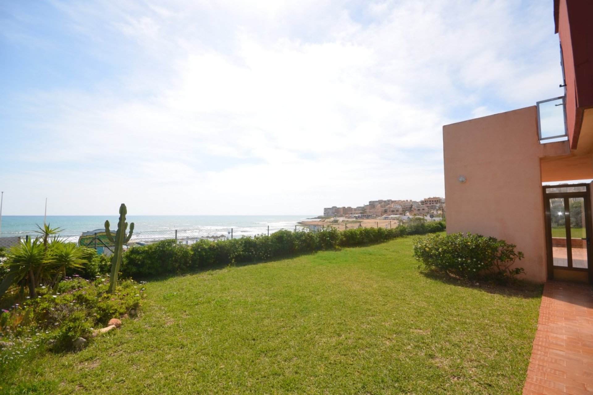 Återförsäljning - Villa -
Torrevieja - La Mata