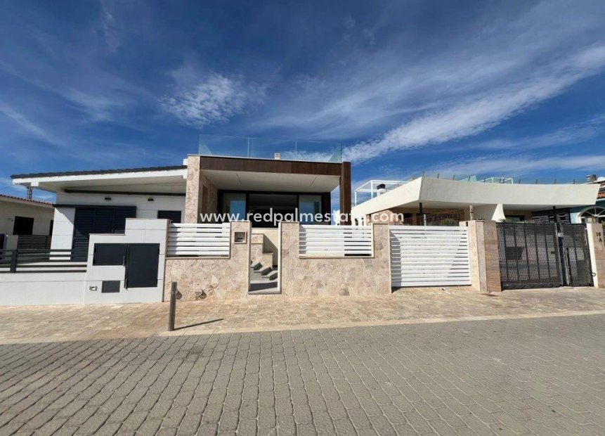 Återförsäljning - Villa -
Torrevieja - La Mata