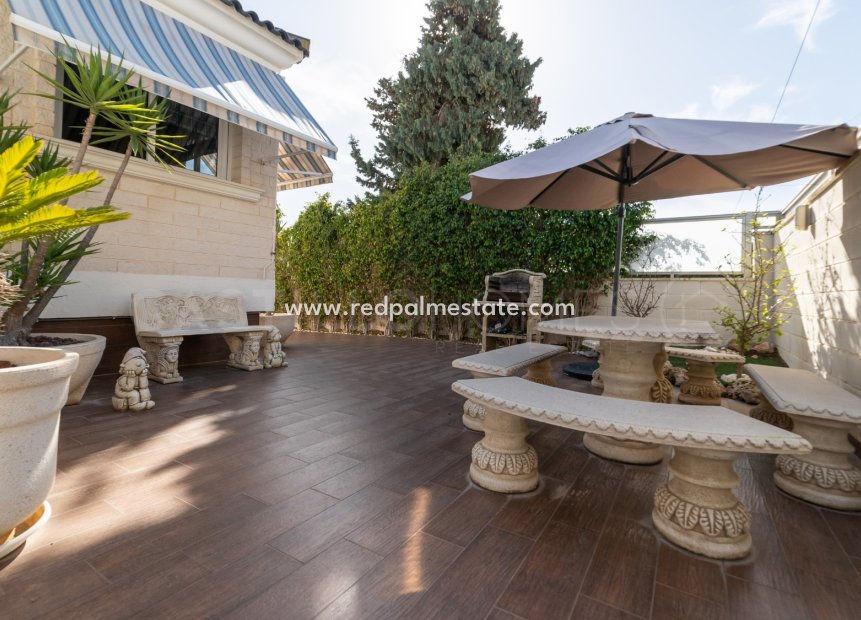 Återförsäljning - Villa -
Torrevieja - La Mata