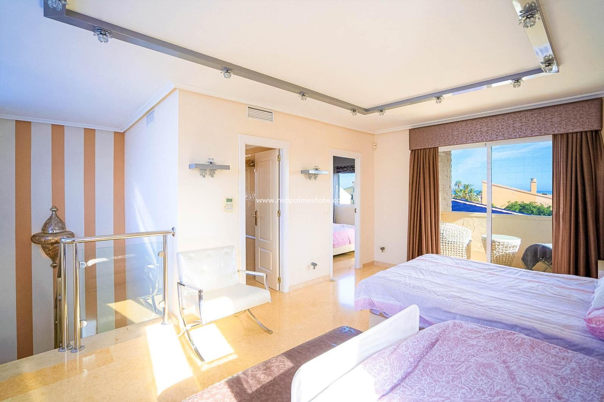 Återförsäljning - Villa -
Torrevieja - La Mata