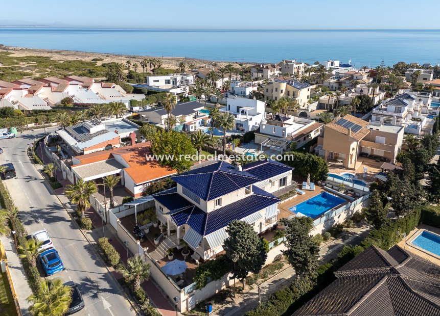 Återförsäljning - Villa -
Torrevieja - La Mata